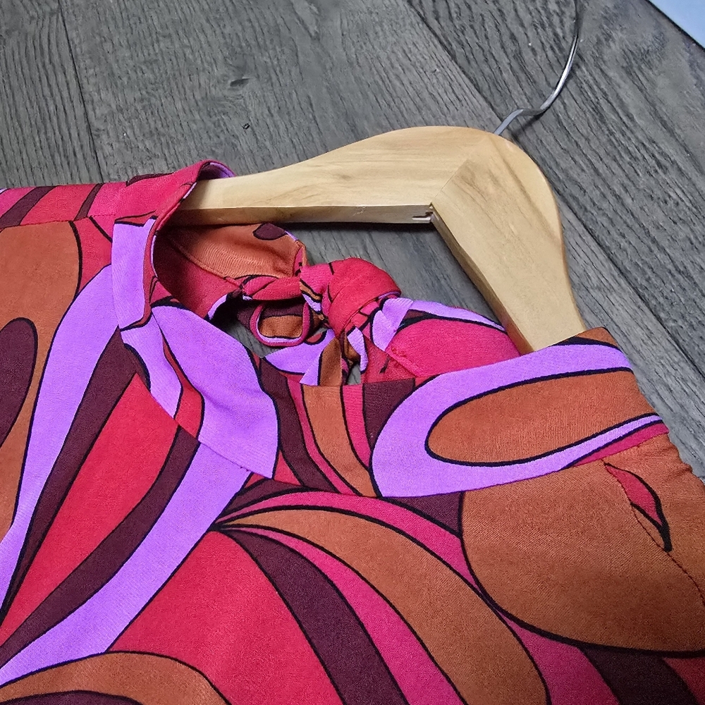 🆕️ Donna Morgan Retro Mock Neck Flare Lef Jumpsuit in Red & Lavender - Picture 7 of 11